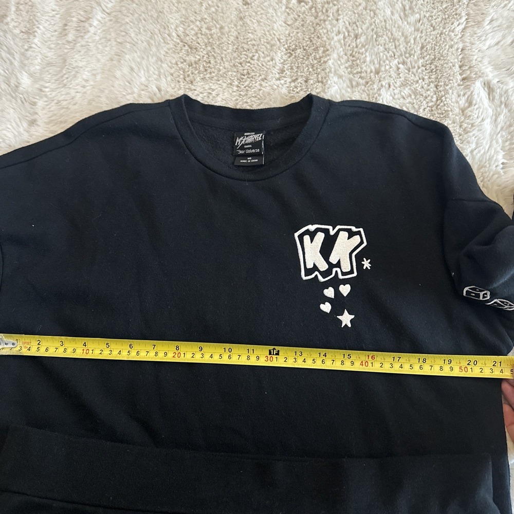 Our Universe Marvel Ms Marvel "Kamala's Doodle" Crew Sweatshirt Size M - Picture 8 of 9